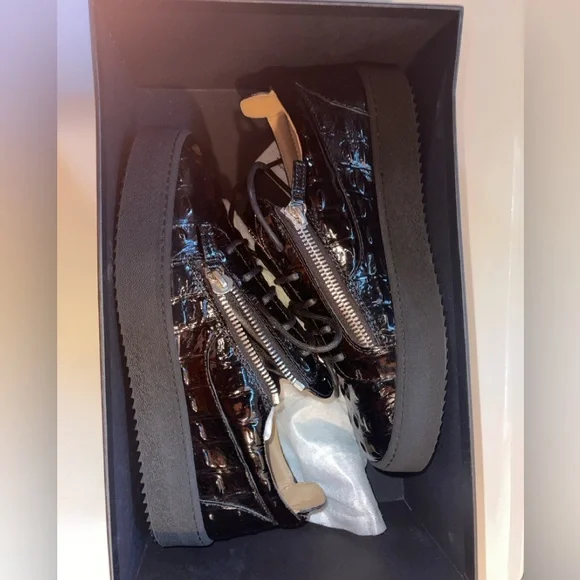 Brand new Giuseppe Zanotti